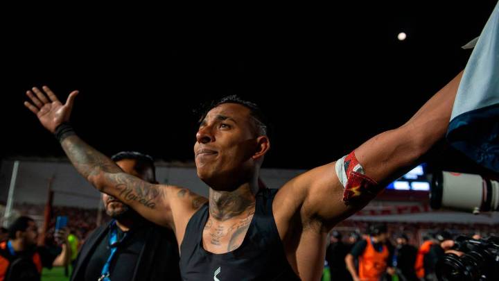 Sin problemas judiciales, Sebastián Villa levantó la primera Copa Argentina de Independiente Rivadavia y fue elegido MVP de la final