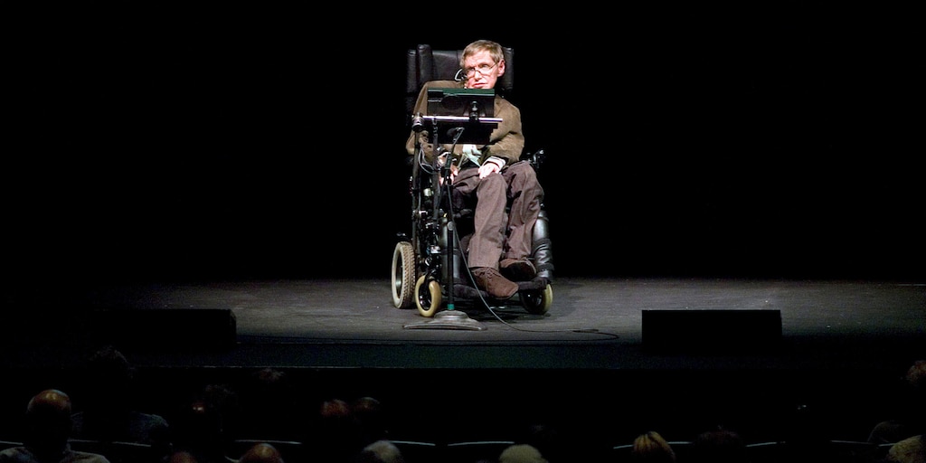 El cometa 3I/ATLAS revive la increíble advertencia de Stephen Hawking sobre alienígenas