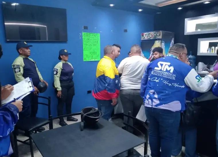 Alcaldía de Miranda fiscaliza expendios de licores y comida rápida para garantizar orden y salubridad