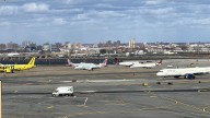 At LaGuardia Airport, 2 United planes bump on taxiway