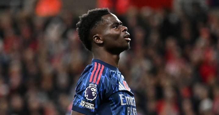 Bukayo Saka's huge decision on future with Arsenal and crunch conversations with dad