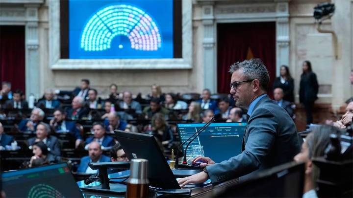 Presupuesto 2026 y reforma laboral: el Gobierno acelera negociaciones para consolidar…