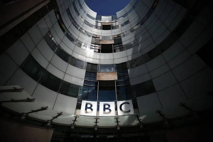 BBC chair apologises for ‘error of judgment’ over Trump speech edit