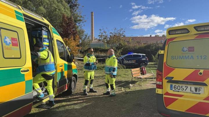 Muere una mujer y un hombre sufre quemaduras graves en un incendio en un parque de Alcalá de Henares