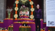Dedican ofrenda de Día de Muertos a mujeres indígenas en Palacio Nacional