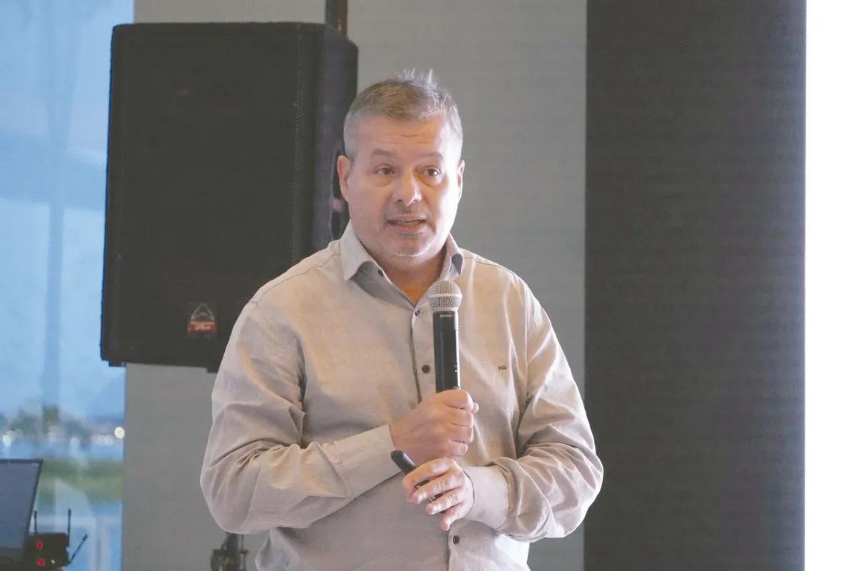 Economistas proyectan un mejor año tras el duro plan de ajuste nacional