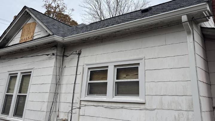 Greensboro Woman Left With Leaking Roof After Costly Repair
Homeowner Says Roofer Went Silent Until News 2 Stepped In