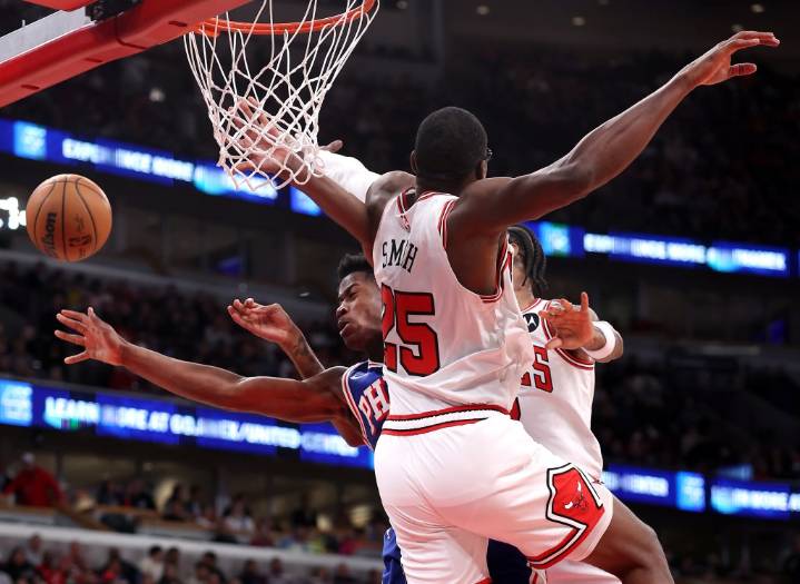 Column: Chicago Bulls' hot start defined by hustling defense