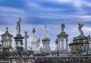 Podemos de Avilés denuncia una «privatización encubierta» del servicio de cementerios