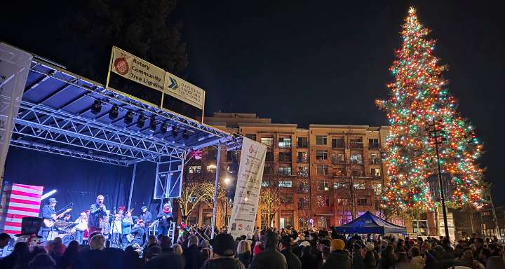 Vancouver lights up the holidays at Esther Short Park