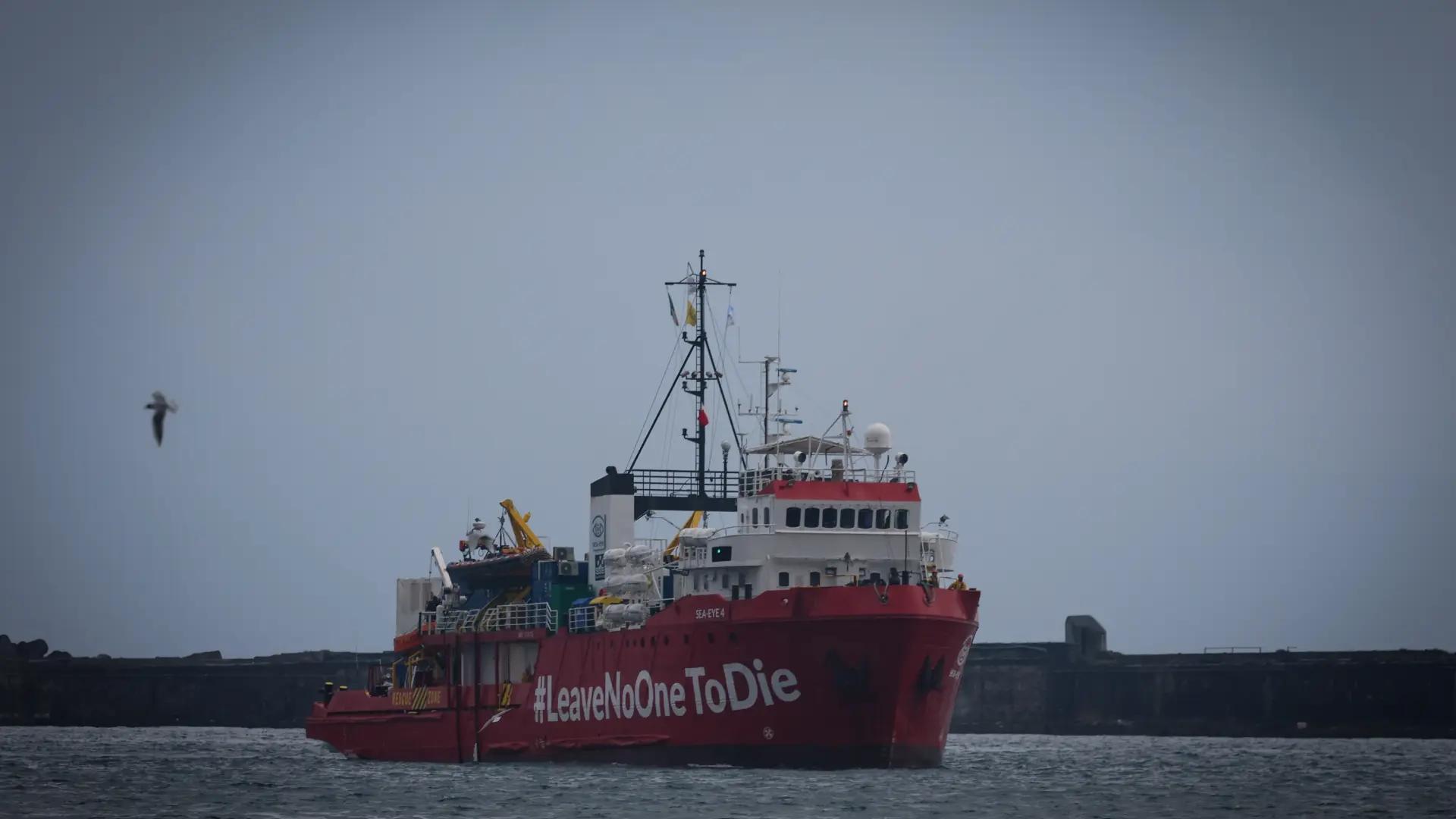 Italia bloquea de nuevo el barco de una ONG por desobedecer el puerto asignado