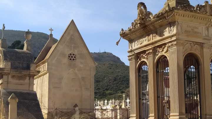 El cementerio de Cartagena que revela los secretos de su edad de oro