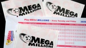 Mega Millions climbs closer to $1 billion