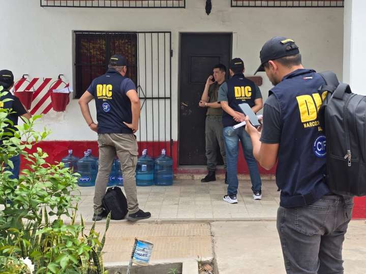 Drogas: allanaron el escuadrón 52 de Gendarmería y la casa del comandante