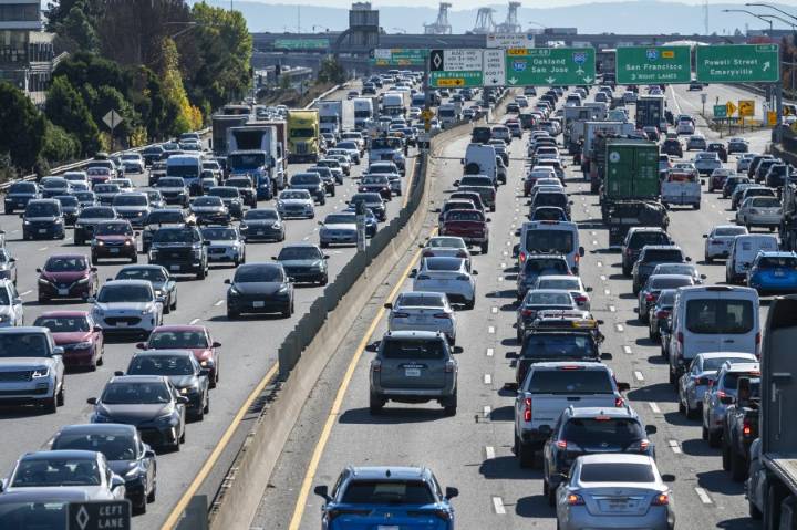 Nearly 82 million Americans expected to travel for Thanksgiving, AAA says