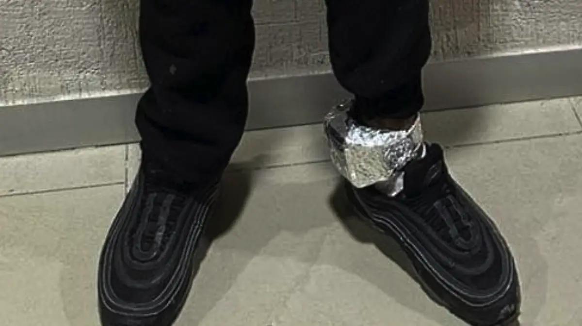 Detienen a sujeto con brazalete de libertad condicional acusado de robar una camioneta con violencia