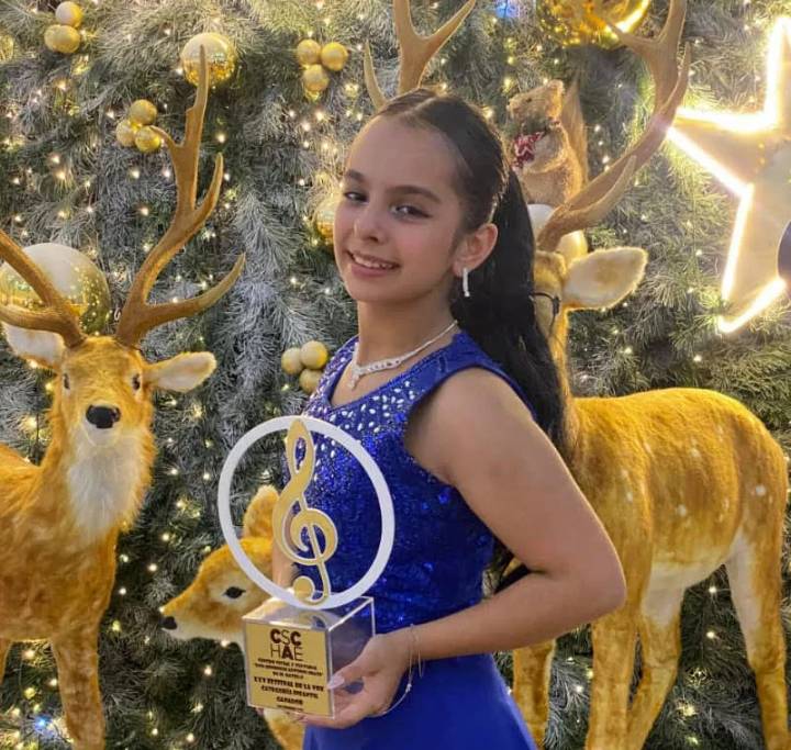 Bianca Zambrano  ganadora en canto infantil en Festival Nacional de La Voz El Hatillo