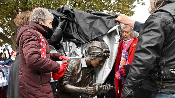 New Rosie the Riveter statue unveiled at WWII memorial in Royal Oak