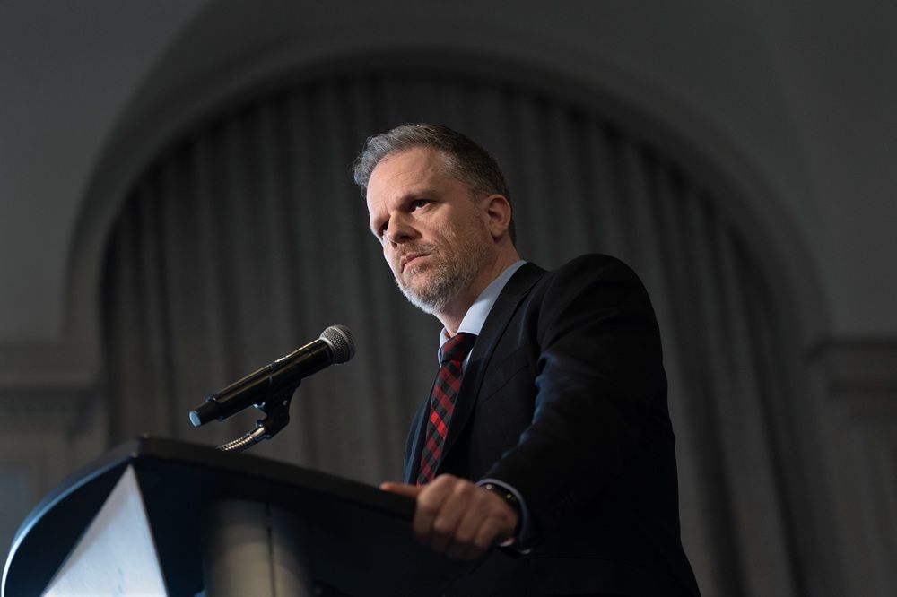 Health Canada twists itself into pretzels to defy common sense