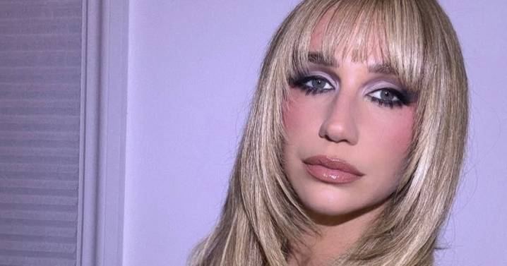 Kesha Wows Fans in Sheer Lace Bra