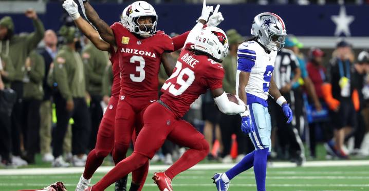 Cowboys have clunker on both sides of ball, reach bye week in trouble