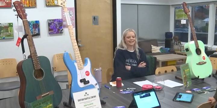Bloodworks Northwest partners with Portland music nonprofit to give kids free guitars
