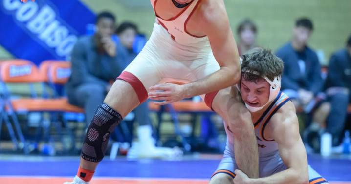 Oklahoma edges BU on mats