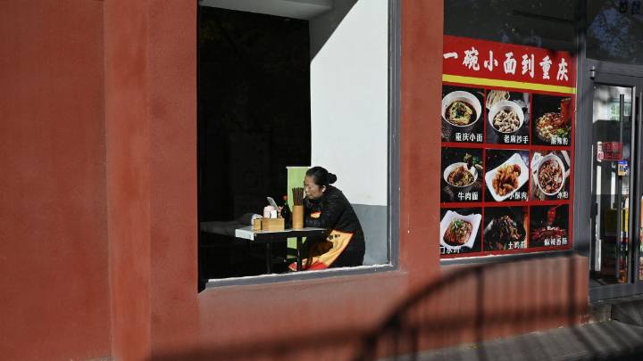 Japón moviliza sus tropas por un dron chino cerca de Taiwán mientras las tensiones con Pekín golpean la bolsa de Tokio