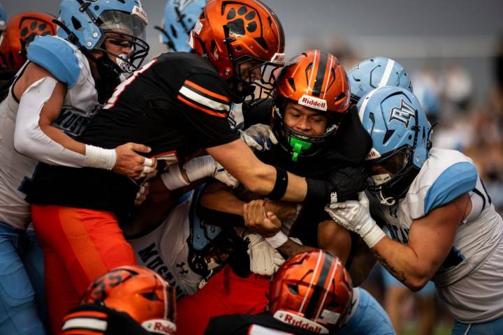 CHSAA football playoffs: Favorites, challengers, dark horses