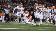 Clemson sneaks past Louisville 20