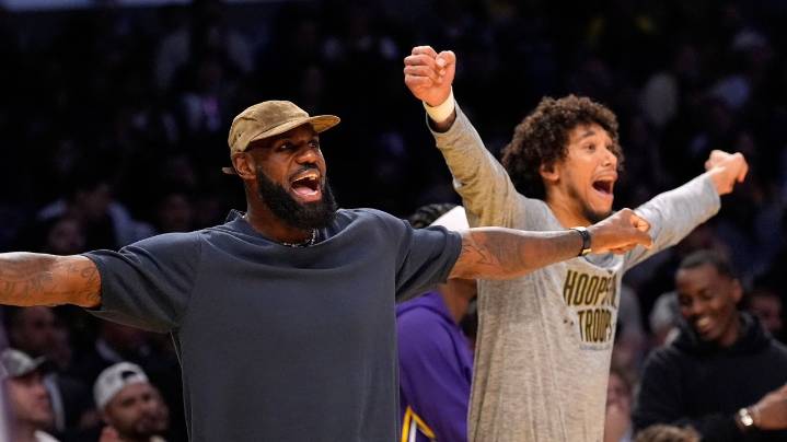 LeBron James takes crucial step toward returning to Lakers, practices with G