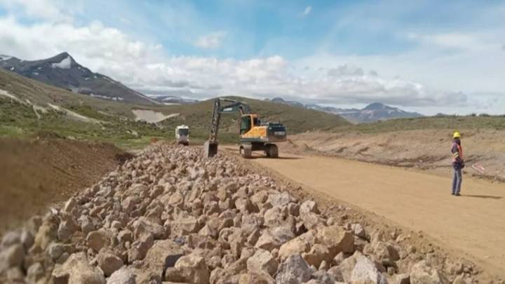 La obra de asfalto sobre la Ruta 23 avanzó casi hasta la mitad