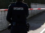 Un ex etarra contrata a una empresa desokupa para recuperar un piso en Bilbao y termina escoltado por la Ertzaintza