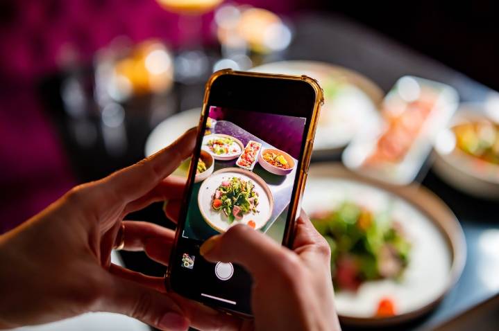 Arrestan a “influencer” por no pagar cenas en varios restaurantes de lujo de NYC