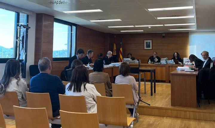 Porno junto a niños y rituales nudistas con barro: así “normalizaba” el tío Toni el sexo “purificador” entre los menores de la secta de La Chaparra