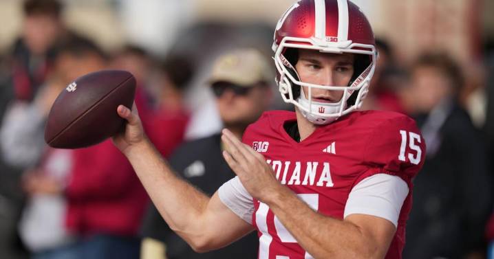 Fernando Mendoza throws 4 TDs to lead No. 2 Indiana over Wisconsin