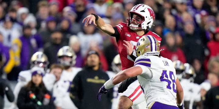 Dominant defense helps Wisconsin snap 6-game skid by upsetting No. 24 Washington 13