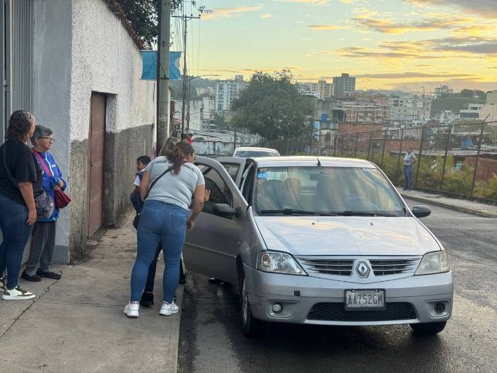 Intervienen acceso escolar en El Rincón de Los Teques por congestión en horas pico