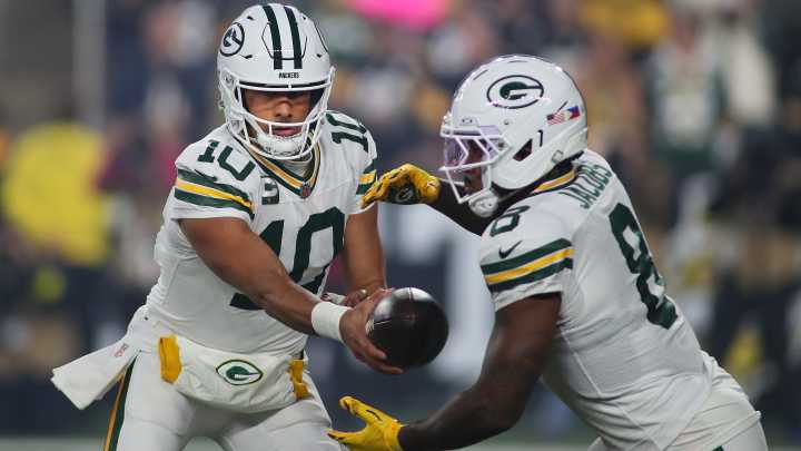 Panthers at Packers odds, picks and predictions