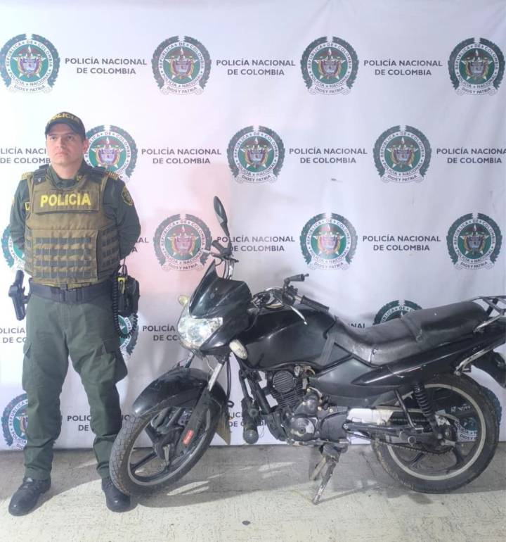 Recuperan motocicleta reportada como robada en el barrio Chambú