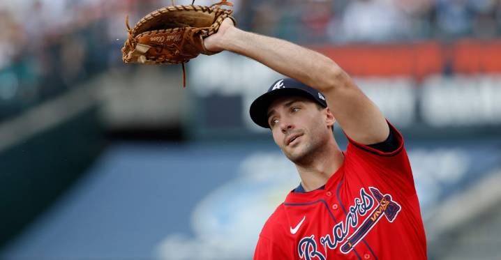 Braves 1B Matt Olson wins third career Gold Glove Award