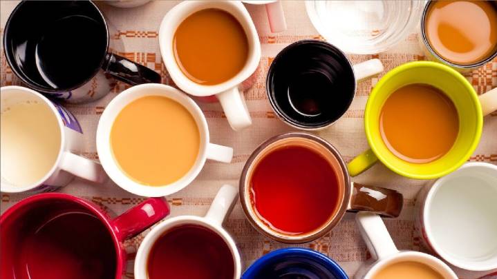 Descubren cómo beber café, té y agua para prolongar la vida