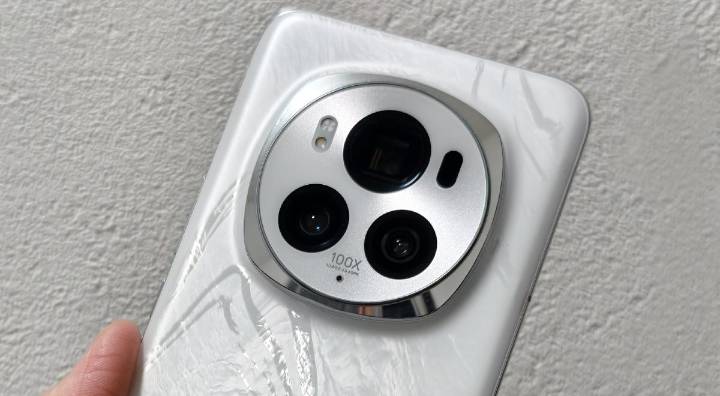 El Galaxy S25 Ultra no puede superar en cámaras y potencia a este HONOR con cámaras 4K de 180MP, 5600 mAh y chip GAMER