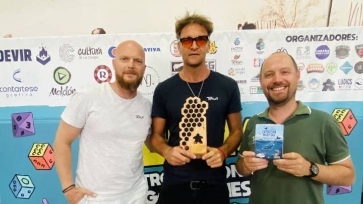 Tëkun, la editorial rosarina que propone apagar los celulares y encender los juegos de mesa