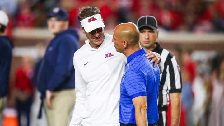 Swampcast breaks down Lane Kiffin rumors, Florida football vs Tennessee