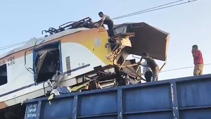 Chhattisgarh accident: 5 killed as MEMU train collides with goods train in Bilas