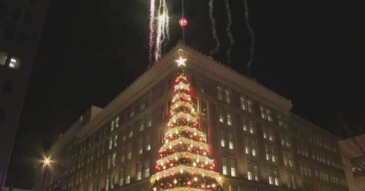 Pittsburghers welcome the 2025 holiday season with Light Up Night celebrations