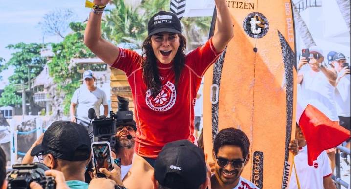 ¡ORGULLO! Vania Torres se coronó campeona mundial de surf en El Salvador [VIDEO] Surfista nacional y chica reality logró imponerse a la argentina Lucía Cosoleto y la brasileña Aline Adsaka en una ajus