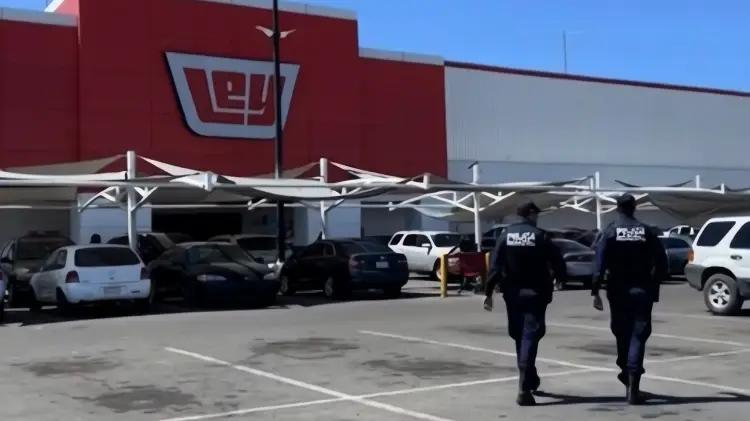 Joven escapa de presuntos captores y pide ayuda en tienda comercial
