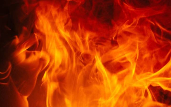 Fire crews from multiple agencies contained a small wildfire Tuesday inside Custer State Park.